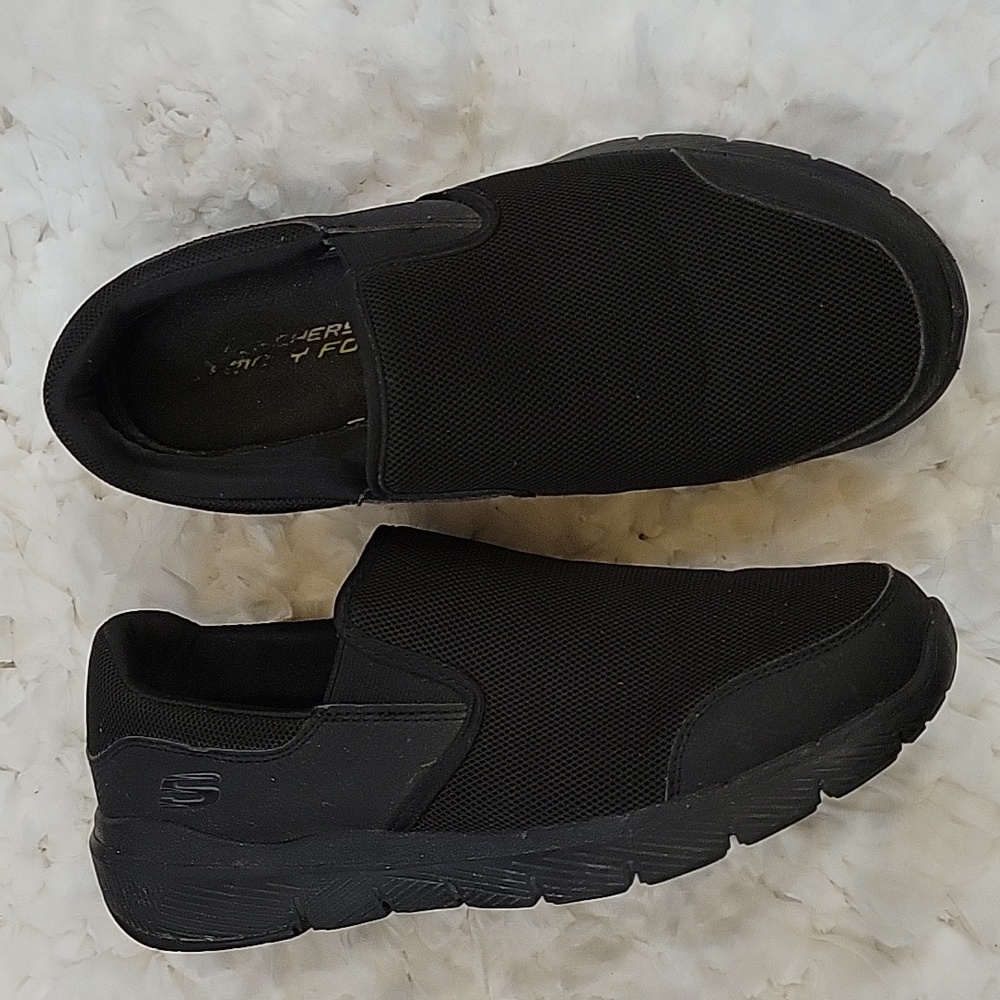 Skechers black mesh memory foam SlipOn shoes rubber sole 10 Excellent condition…
